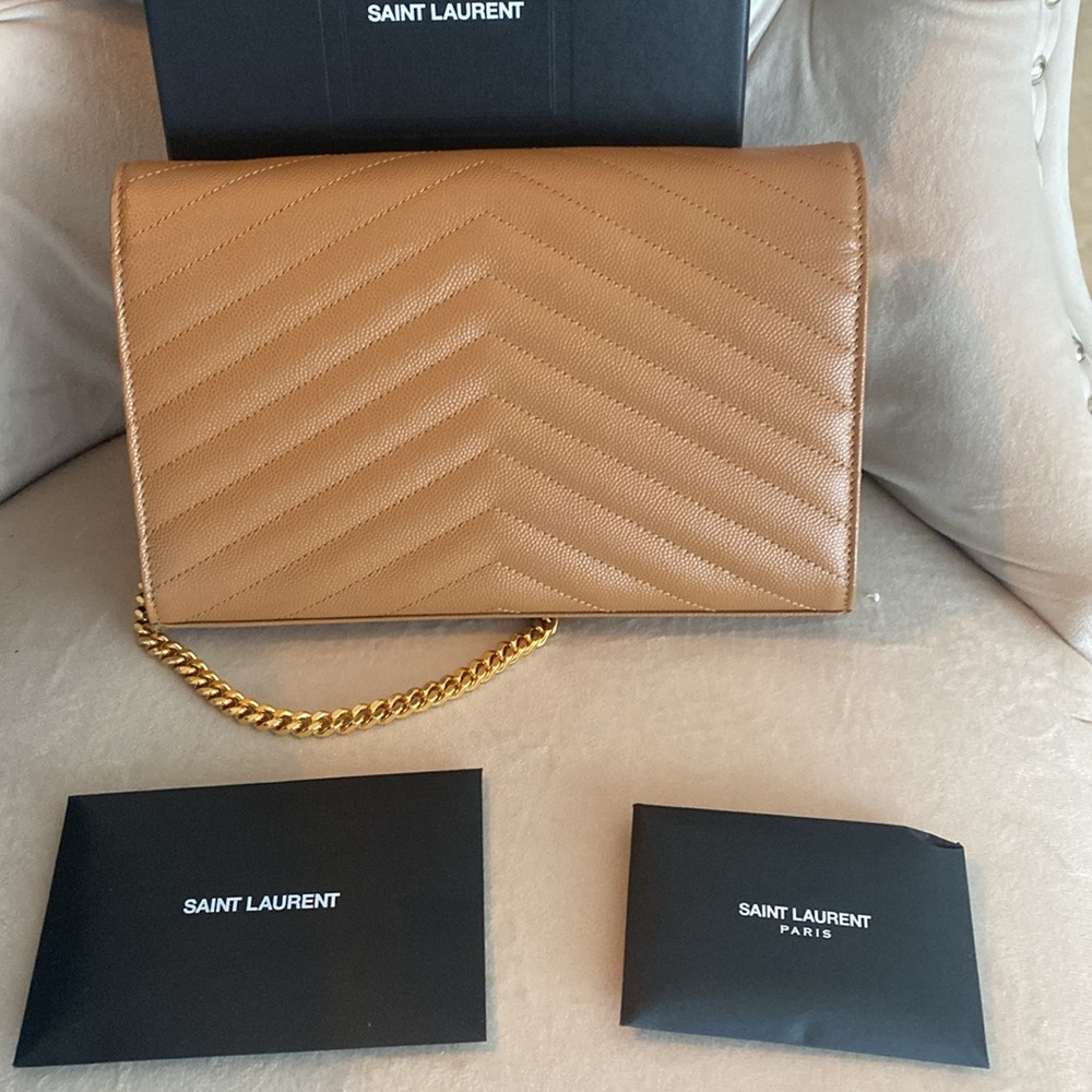 Autentique YSL
Papier original
2500$
2023
Parfaite
Pièce de collection
YSL - Picture 7 of 8
